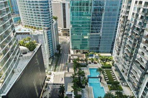Condo in Miami, Florida, 2 bedrooms  № 2249429 - photo 3