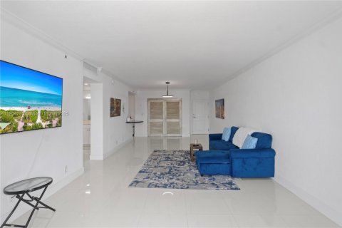Condo in Miami Beach, Florida, 1 bedroom  № 1954888 - photo 12