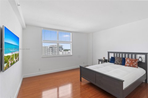 Condo in Miami Beach, Florida, 1 bedroom  № 1954888 - photo 14