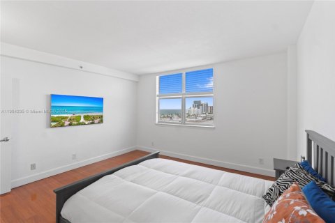 Condo in Miami Beach, Florida, 1 bedroom  № 1954888 - photo 17