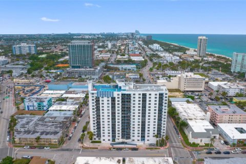 Condo in Miami Beach, Florida, 1 bedroom  № 1954888 - photo 29