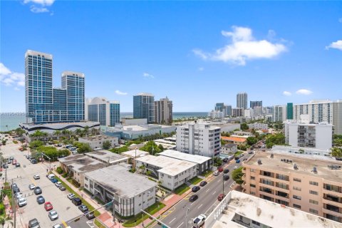 Condo in Miami Beach, Florida, 1 bedroom  № 1954888 - photo 22