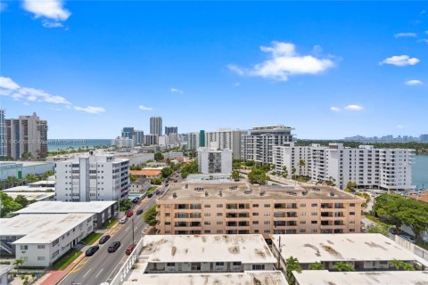 Condo in Miami Beach, Florida, 1 bedroom  № 1954888 - photo 23