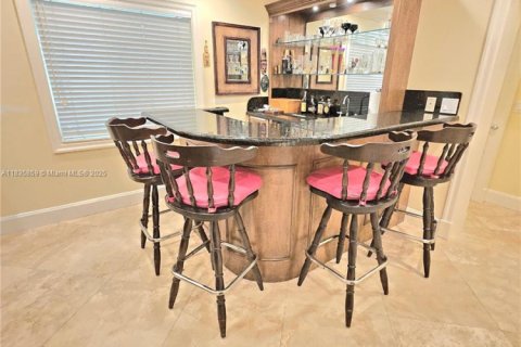 House in Pinecrest, Florida 4 bedrooms, 377.55 sq.m. № 1820012 - photo 16