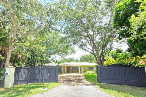 House in Pinecrest, Florida 4 bedrooms, 377.55 sq.m. № 1820012 - photo 2
