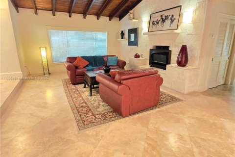 House in Pinecrest, Florida 4 bedrooms, 377.55 sq.m. № 1820012 - photo 6