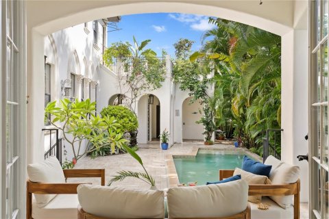 Casa en venta en Tampa, Florida, 5 dormitorios, 422.33 m2 № 1639693 - foto 8