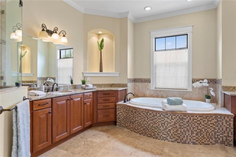 Casa en venta en Tampa, Florida, 5 dormitorios, 422.33 m2 № 1639693 - foto 26