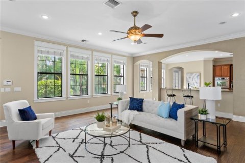 Casa en venta en Tampa, Florida, 5 dormitorios, 422.33 m2 № 1639693 - foto 10