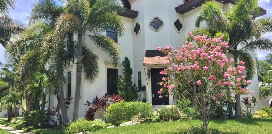 Casa en Tampa, Florida 5 dormitorios, 422.33 m2 № 1639693