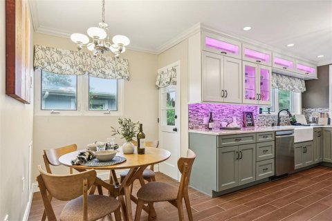 Casa en venta en Saint Petersburg, Florida, 4 dormitorios, 384.71 m2 № 1900825 - foto 16