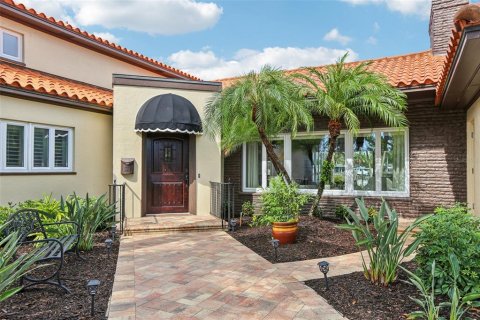 Casa en venta en Saint Petersburg, Florida, 4 dormitorios, 384.71 m2 № 1900825 - foto 6