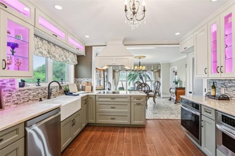 Casa en venta en Saint Petersburg, Florida, 4 dormitorios, 384.71 m2 № 1900825 - foto 18