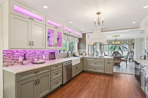 Casa en venta en Saint Petersburg, Florida, 4 dormitorios, 384.71 m2 № 1900825 - foto 19