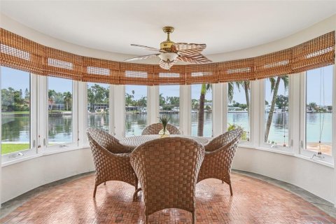 Casa en venta en Saint Petersburg, Florida, 4 dormitorios, 384.71 m2 № 1900825 - foto 24