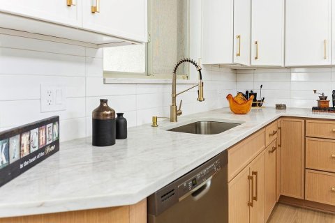Купить виллу или дом в Тампа, Флорида 3 комнаты, 146.69м2, № 2418988 - фото 8