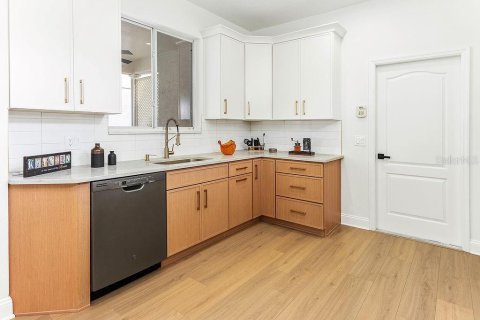 Купить виллу или дом в Тампа, Флорида 3 комнаты, 146.69м2, № 2418988 - фото 9