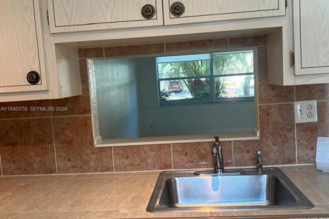 Appartement à louer à Lauderdale Lakes, Floride: 1 chambre, 63.55 m2 № 1998143 - photo 13