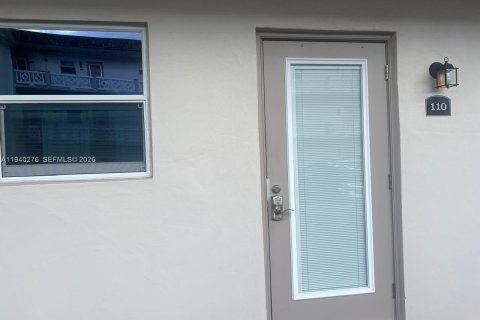 Appartement à louer à Lauderdale Lakes, Floride: 1 chambre, 63.55 m2 № 1998143 - photo 2