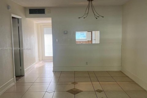 Appartement à louer à Lauderdale Lakes, Floride: 1 chambre, 63.55 m2 № 1998143 - photo 3