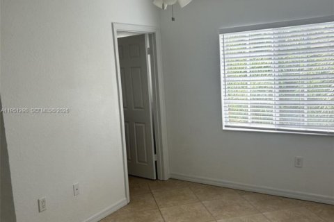 Снять в аренду квартиру в Делрей-Бич, Флорида 2 спальни, 111.48м2, № 2007279 - фото 12