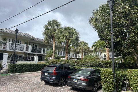 Снять в аренду квартиру в Делрей-Бич, Флорида 2 спальни, 111.48м2, № 2007279 - фото 2