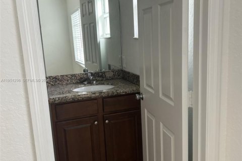 Снять в аренду квартиру в Делрей-Бич, Флорида 2 спальни, 111.48м2, № 2007279 - фото 11