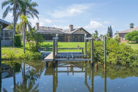 Villa ou maison à vendre à Apollo Beach, Floride: 4 chambres, 270.53 m2 № 2310613 - photo 3