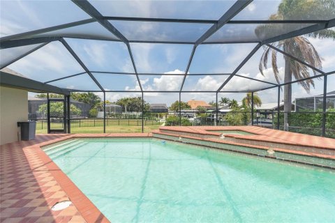 Villa ou maison à vendre à Apollo Beach, Floride: 4 chambres, 270.53 m2 № 2310613 - photo 5
