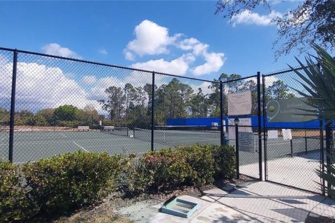Condo in North Port, Florida, 2 bedrooms  № 2376644 - photo 24