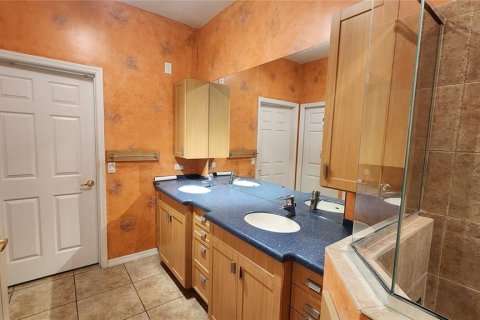 Condo in North Port, Florida, 2 bedrooms  № 2376644 - photo 13