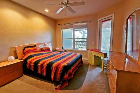 Condo in North Port, Florida, 2 bedrooms  № 2376644 - photo 11