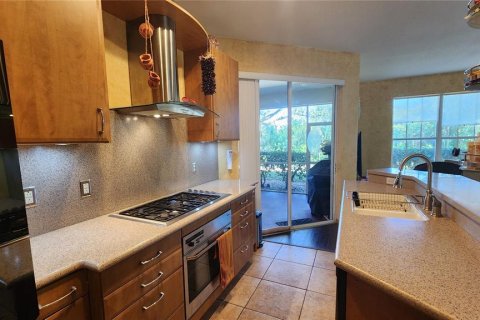 Condo in North Port, Florida, 2 bedrooms  № 2376644 - photo 8