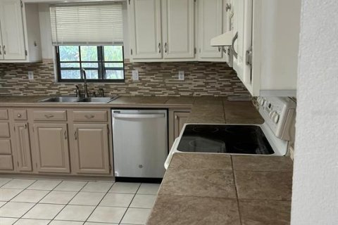 Casa en alquiler en Lakeland, Florida, 3 dormitorios, 158.96 m2 № 1831888 - foto 6