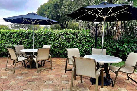 Copropriété à louer à Miami, Floride: 2 chambres, 77.2 m2 № 2002872 - photo 28