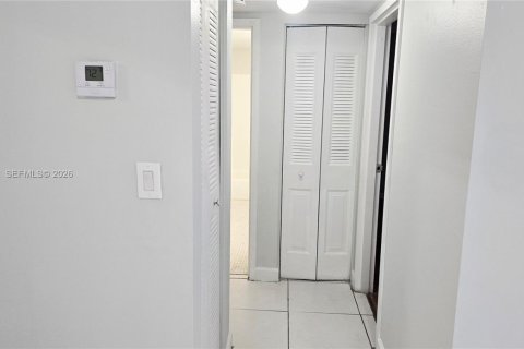 Copropriété à louer à Miami, Floride: 2 chambres, 77.2 m2 № 2002872 - photo 14