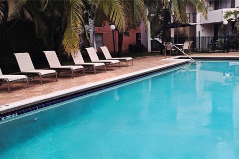 Copropriété à louer à Miami, Floride: 2 chambres, 77.2 m2 № 2002872 - photo 8