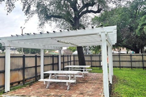 Copropriété à louer à Miami, Floride: 2 chambres, 77.2 m2 № 2002872 - photo 9