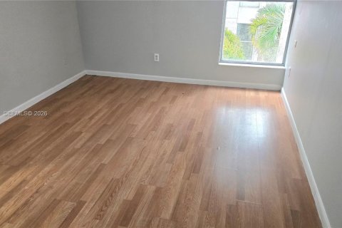 Copropriété à louer à Miami, Floride: 2 chambres, 77.2 m2 № 2002872 - photo 5