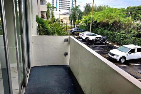 Copropriété à louer à Miami, Floride: 2 chambres, 77.2 m2 № 2002872 - photo 19