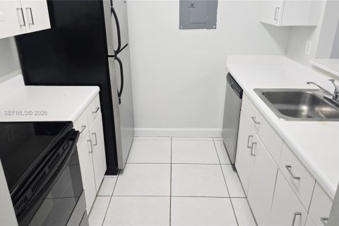 Copropriété à louer à Miami, Floride: 2 chambres, 77.2 m2 № 2002872 - photo 18