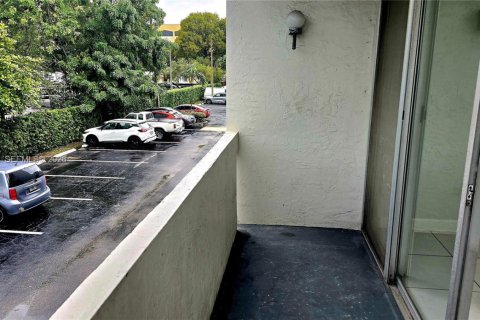 Copropriété à louer à Miami, Floride: 2 chambres, 77.2 m2 № 2002872 - photo 20