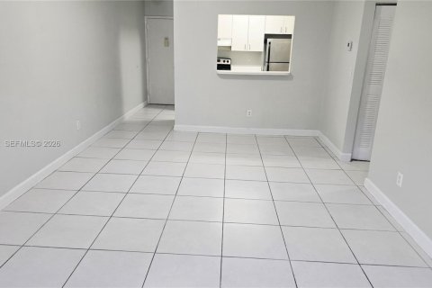 Copropriété à louer à Miami, Floride: 2 chambres, 77.2 m2 № 2002872 - photo 12