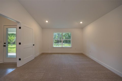 House in Palm Coast, Florida 3 bedrooms, 139.82 sq.m. № 2223815 - photo 12