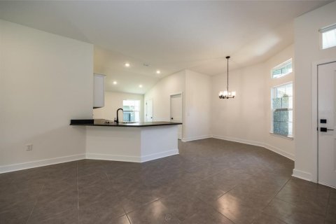 House in Palm Coast, Florida 3 bedrooms, 139.82 sq.m. № 2223815 - photo 2
