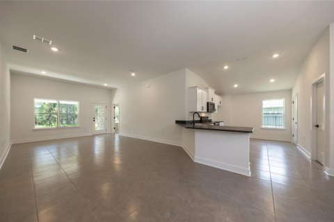 House in Palm Coast, Florida 3 bedrooms, 139.82 sq.m. № 2223815 - photo 3