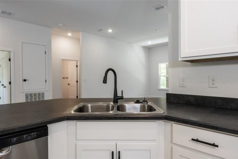 House in Palm Coast, Florida 3 bedrooms, 139.82 sq.m. № 2223815 - photo 6