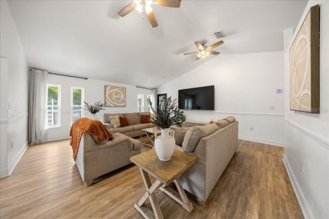 Villa ou maison à vendre à Summerfield, Floride: 4 chambres, 207.36 m2 № 2408325 - photo 13