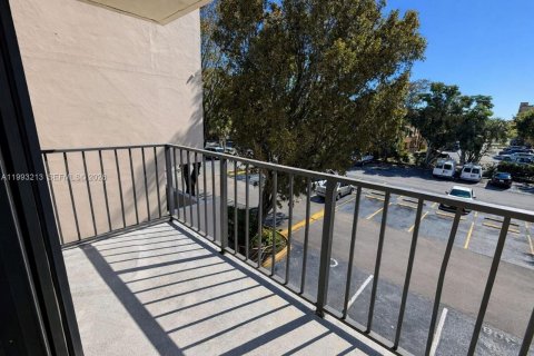 Купить кондоминиум в Майами, Флорида 2 спальни, 76.83м2, № 2058270 - фото 13