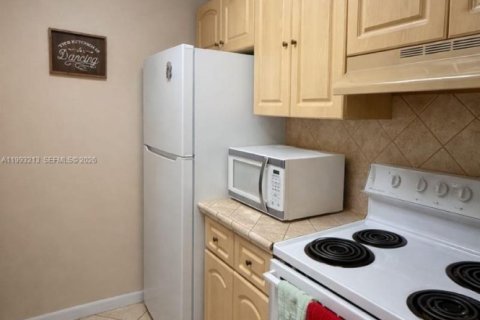 Купить кондоминиум в Майами, Флорида 2 спальни, 76.83м2, № 2058270 - фото 4